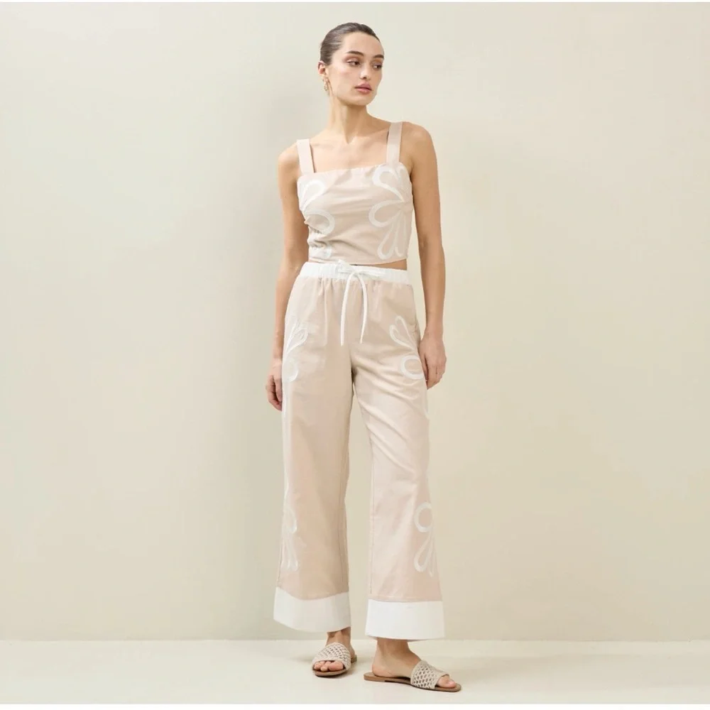 Premium Boutique Floral Embroidered Linen/Cotton Set - Picture 4 of 5